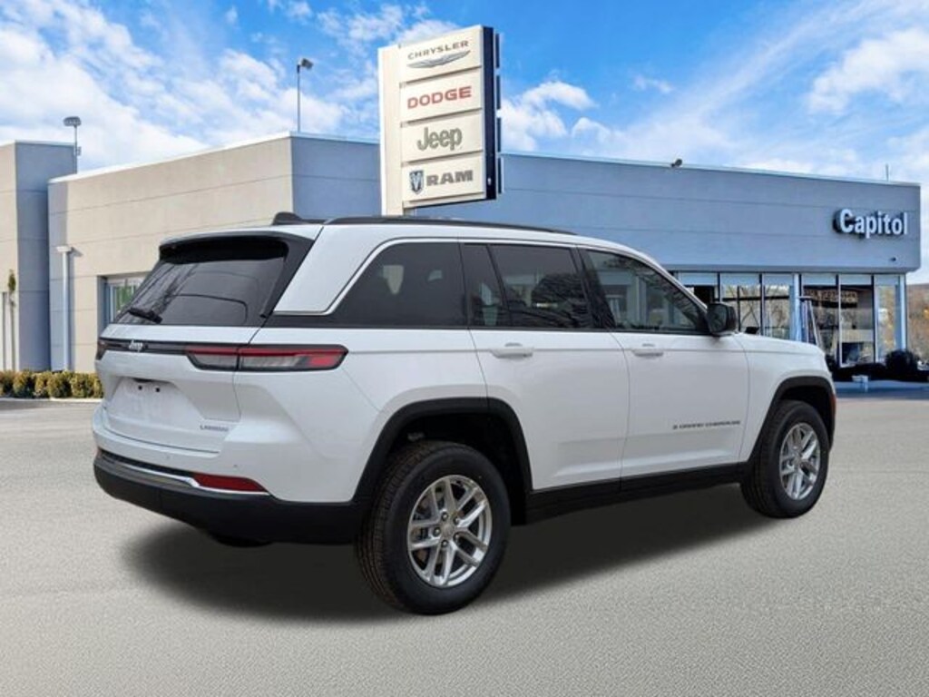 New 2026 Jeep Grand Cherokee Laredo Sport Utility