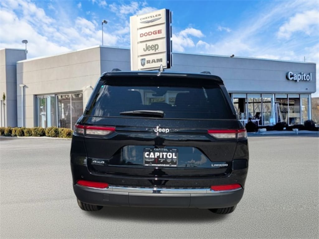 New 2025 Jeep Grand Cherokee LAREDO X 4X4 Sport Utility