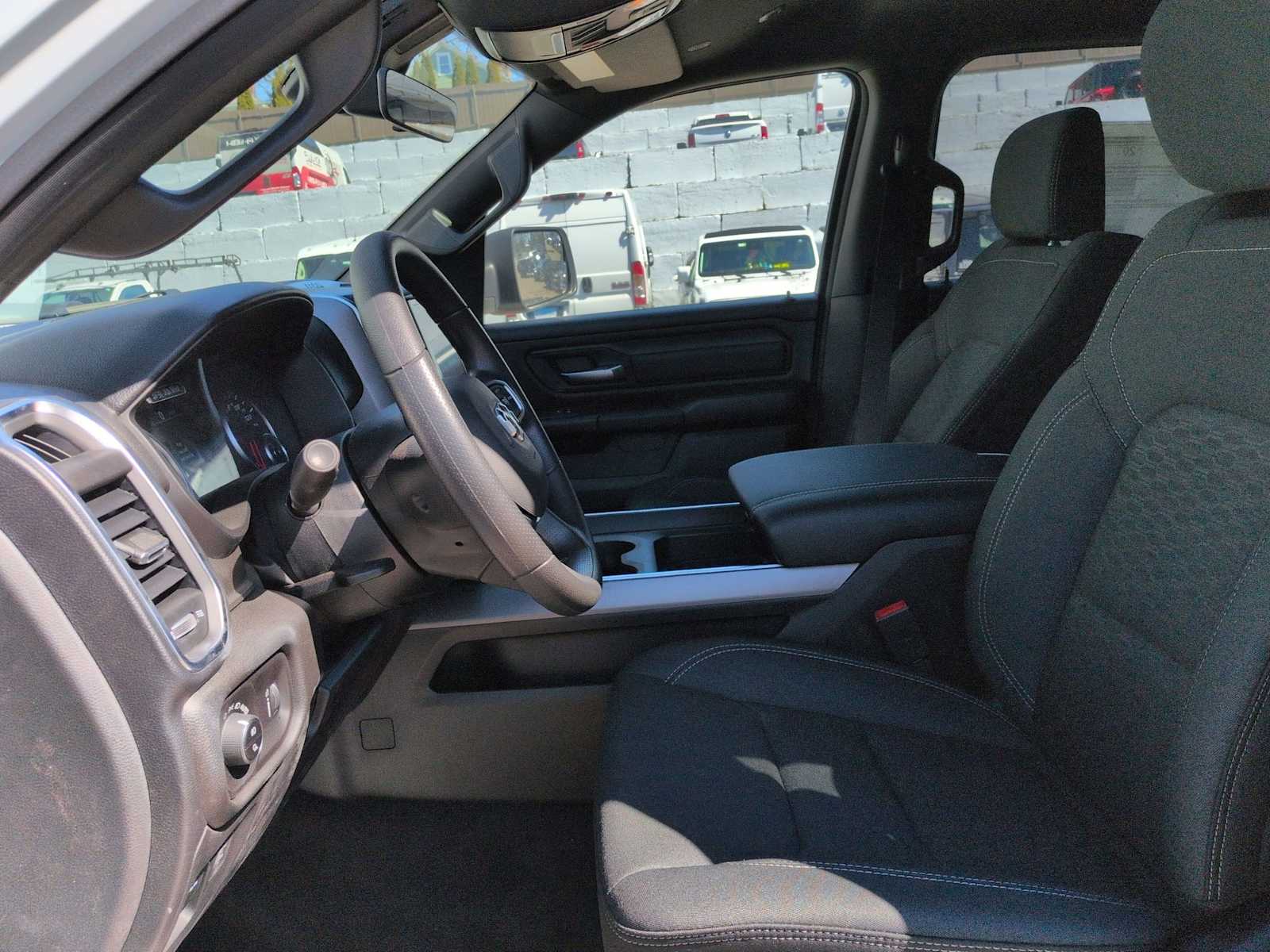 2026 RAM 1500 Express - Photo 10