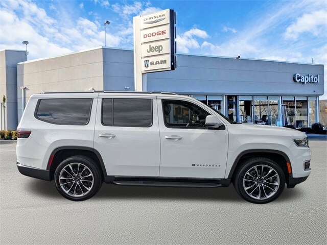2022 Jeep Wagoneer Series II photo 2
