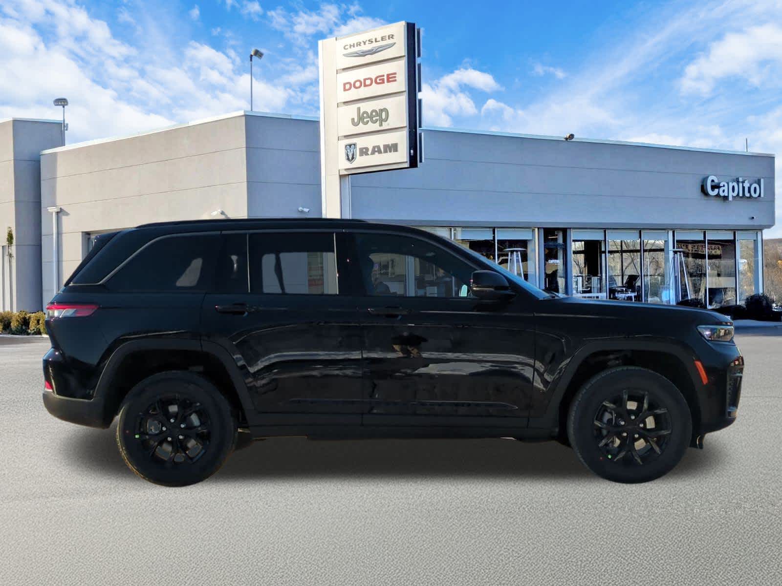 2026 Jeep Grand Cherokee Laredo - Photo 9