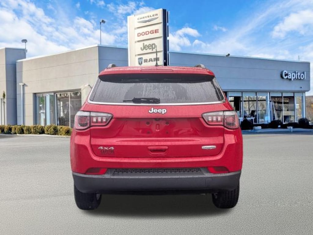 Used 2018 Jeep Compass Latitude SUV