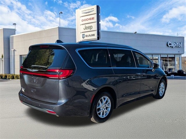 2021 Chrysler Pacifica Touring L photo 2