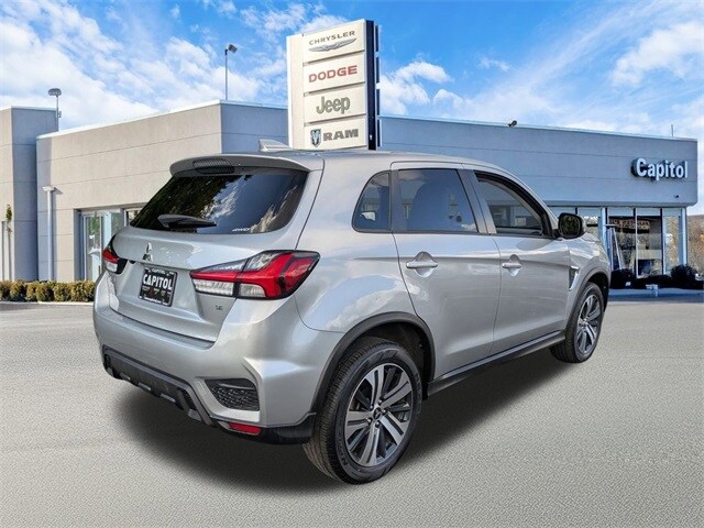 2024 Mitsubishi Outlander Sport SE photo 2