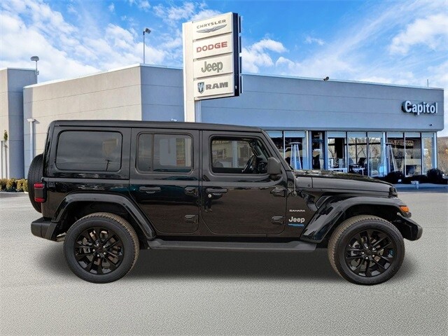 2022 Jeep Wrangler Rubicon 4xe Sport photo 2