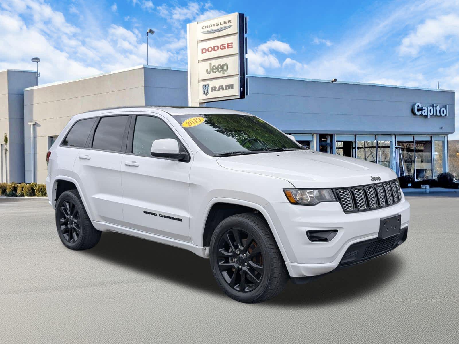 2019 Jeep Grand Cherokee Altitude 4WD's photo