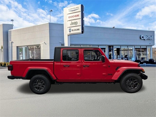 2025 Jeep Gladiator Sport S photo 2