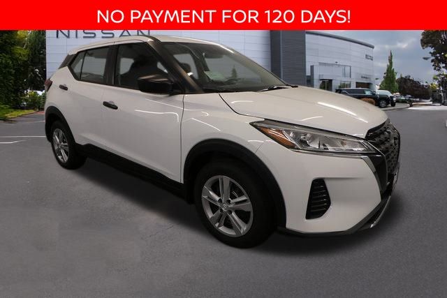 2025 Nissan KICKS PLAY Base's photo