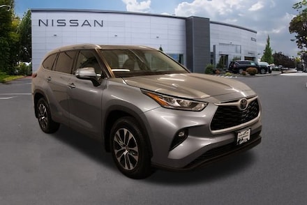 2020 Toyota Highlander XLE SUV