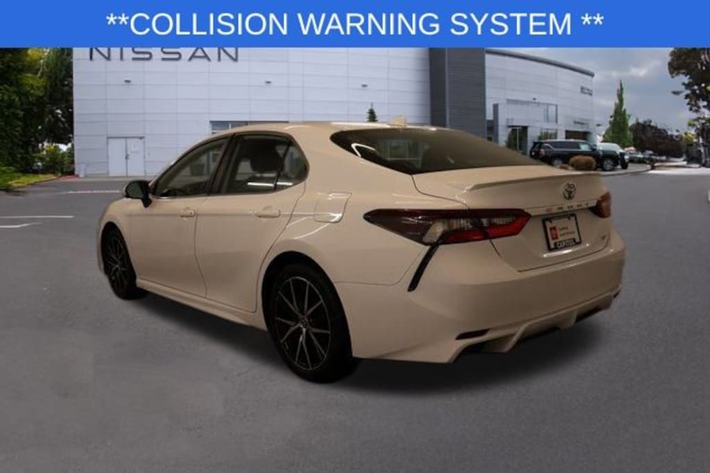Used 2023 Toyota Camry SE Sedan
