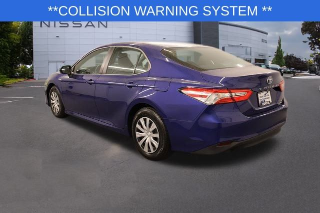 2018 Toyota Camry Hybrid LE photo 3