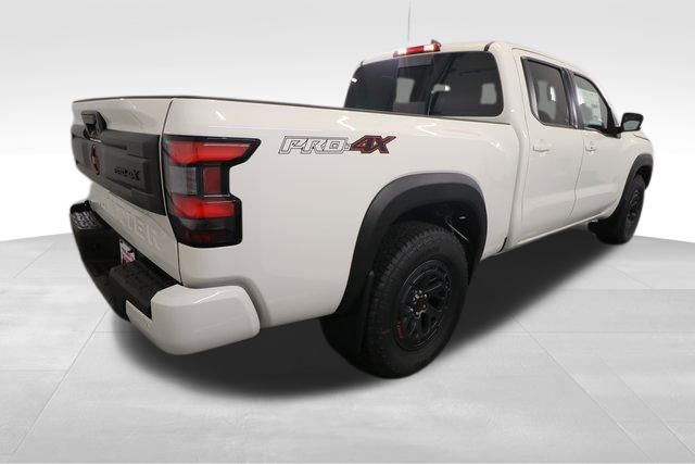 2025 Nissan Frontier PRO-4X photo 2