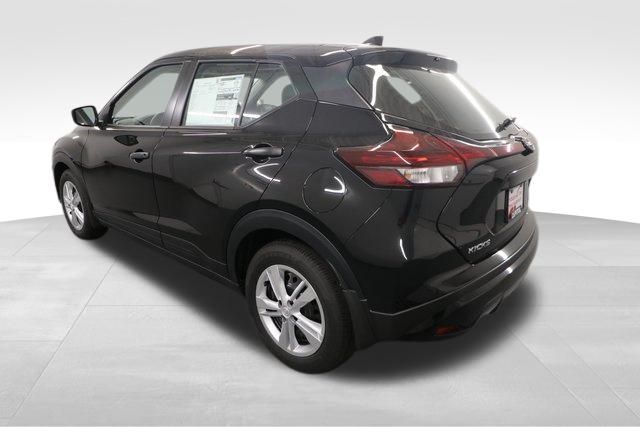 2025 Nissan Kicks Play S photo 2