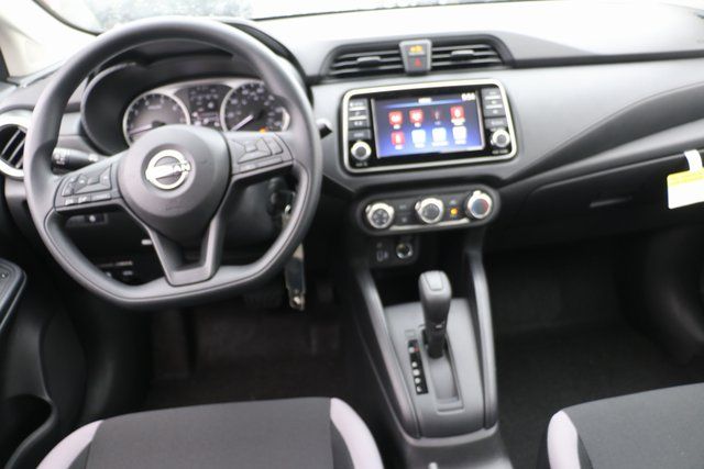 2025 Nissan Versa 1.6 S photo 3
