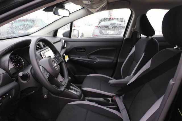 2025 Nissan Versa 1.6 S photo 4