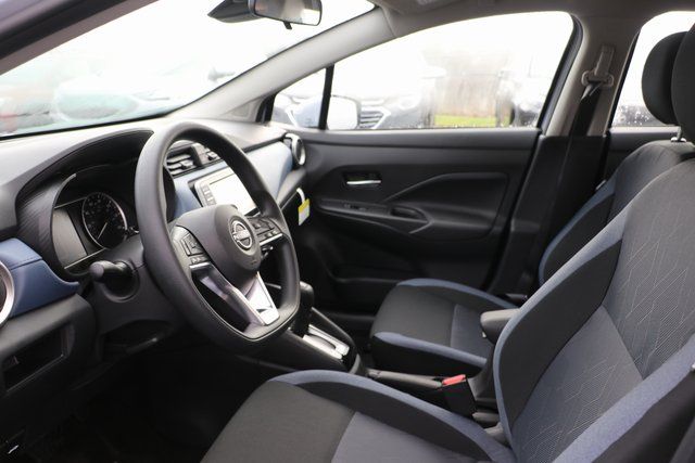 2025 Nissan Versa 1.6 SV photo 4