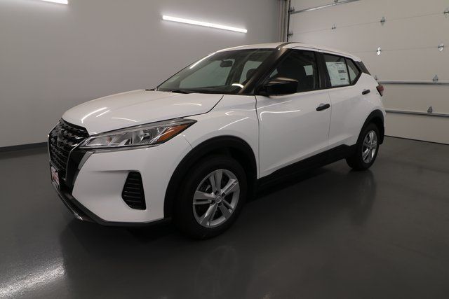 2025 Nissan Kicks Play S photo 4