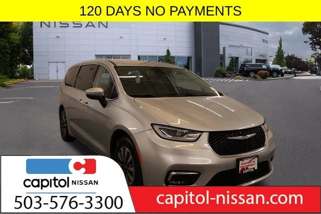 2023 Chrysler Pacifica Hybrid Touring L Hybrid's photo