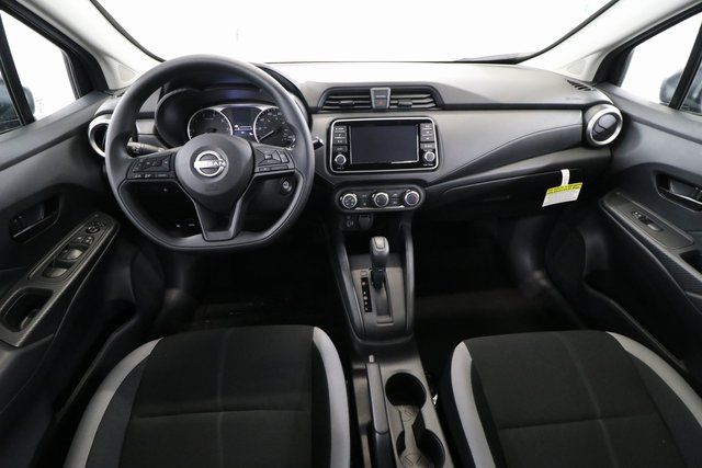 2025 Nissan Versa 1.6 S photo 3