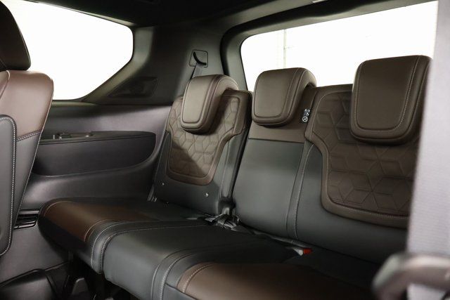 2026 Nissan Armada Platinum - Photo 30