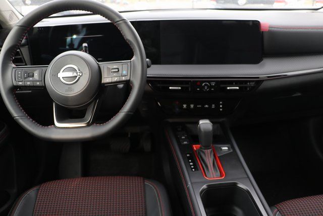 2025 Nissan Kicks SR photo 3