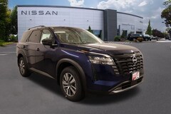 2026 Nissan Pathfinder SL SUV