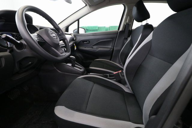 2025 Nissan Versa 1.6 S photo 4
