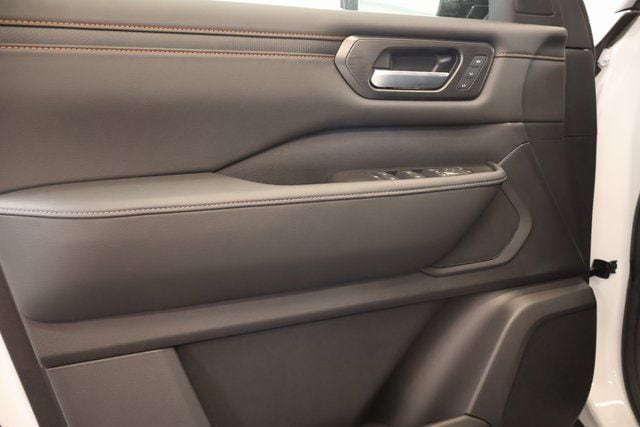 2026 Nissan Armada PRO-4X - Photo 8
