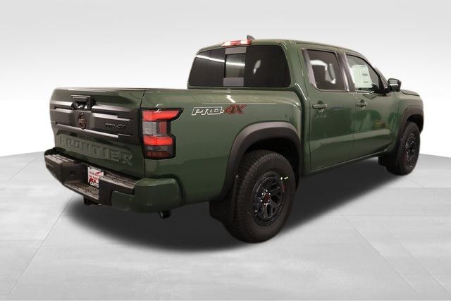 2025 Nissan Frontier PRO-4X photo 2