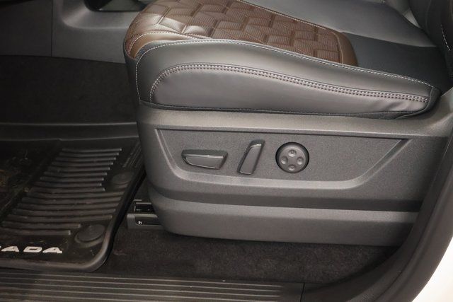 2026 Nissan Armada Platinum - Photo 13