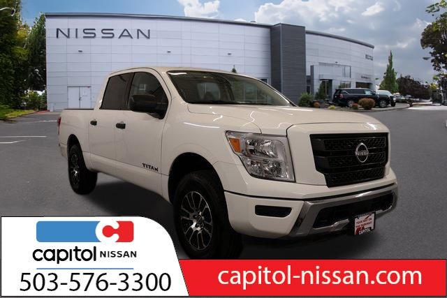 2023 Nissan Titan SV 4X4 Crew Cab's photo