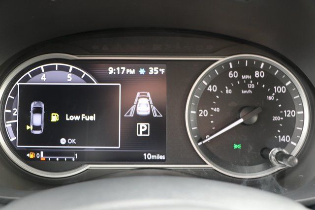 2025 Nissan Versa 1.6 SV photo 2