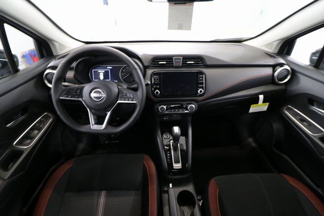 2025 Nissan Versa 1.6 SR photo 3
