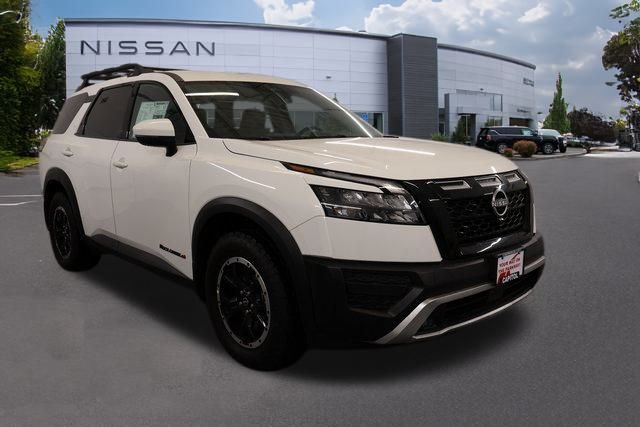2025 Nissan Pathfinder Rock Creek photo 4