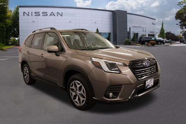 2022 Subaru Forester Premium's photo