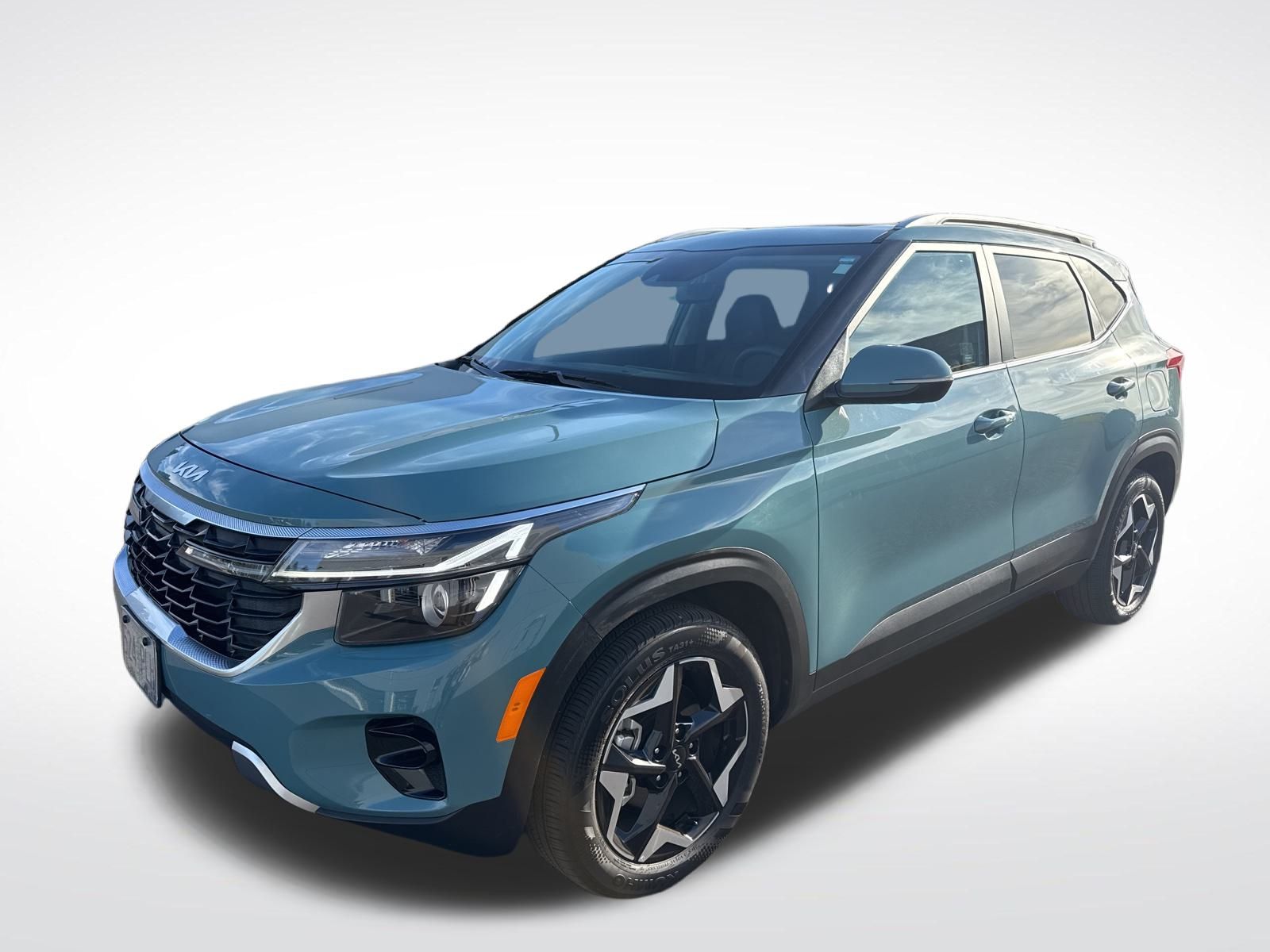 2024 Kia Seltos EX photo 2
