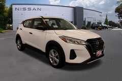 2025 Nissan Kicks Play S SUV