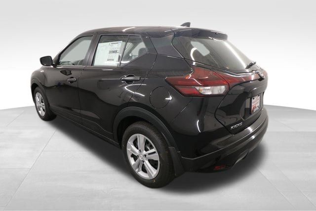 2025 Nissan Kicks Play S photo 3