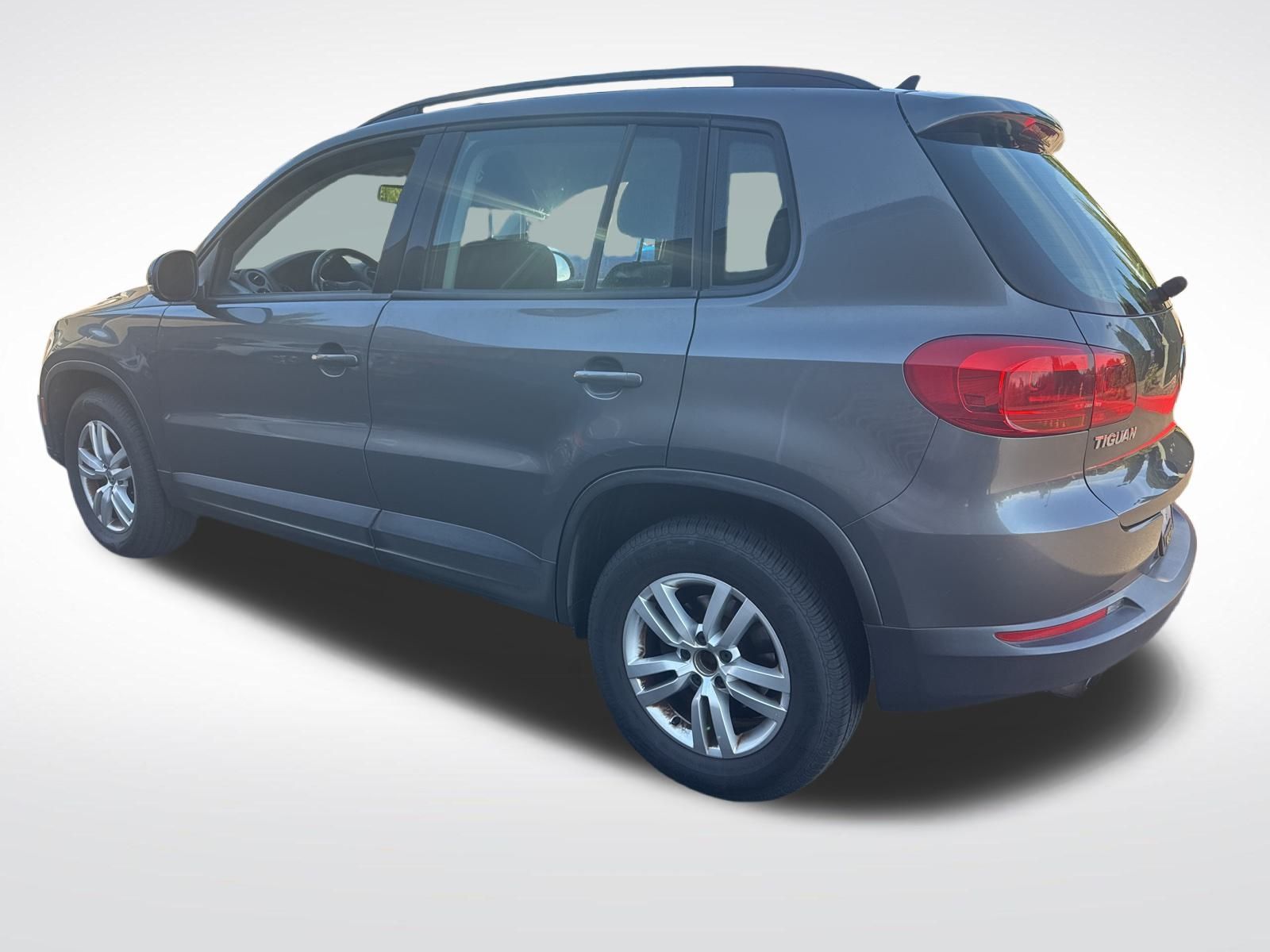 2015 Volkswagen Tiguan S photo 3