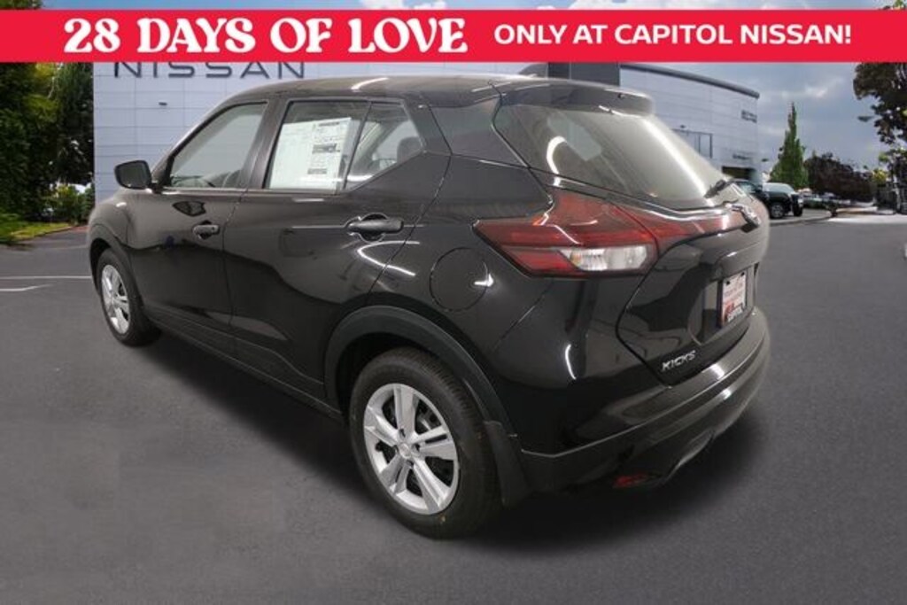 New 2025 Nissan Kicks Play S SUV