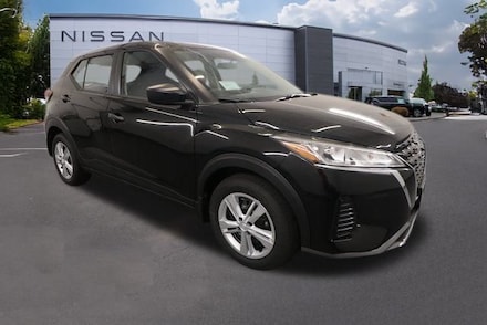2025 Nissan Kicks Play S SUV