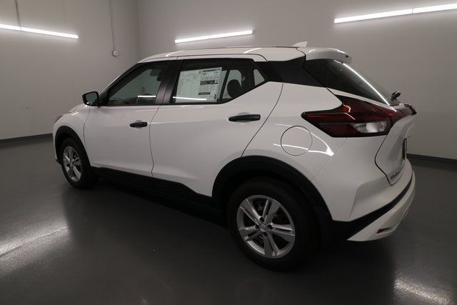 2025 Nissan Kicks Play S photo 3