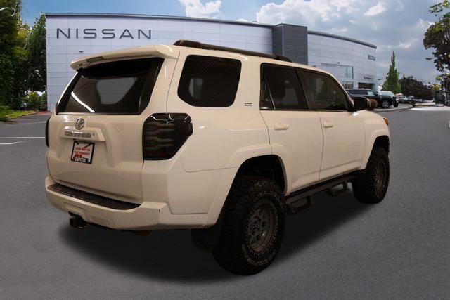 2019 Toyota 4Runner SR5 photo 3