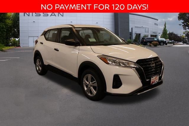2025 Nissan KICKS PLAY Base's photo