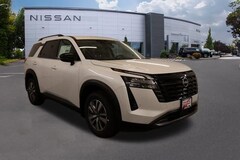 2026 Nissan Pathfinder SL SUV