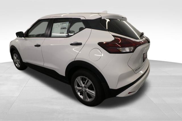 2025 Nissan Kicks Play S photo 3
