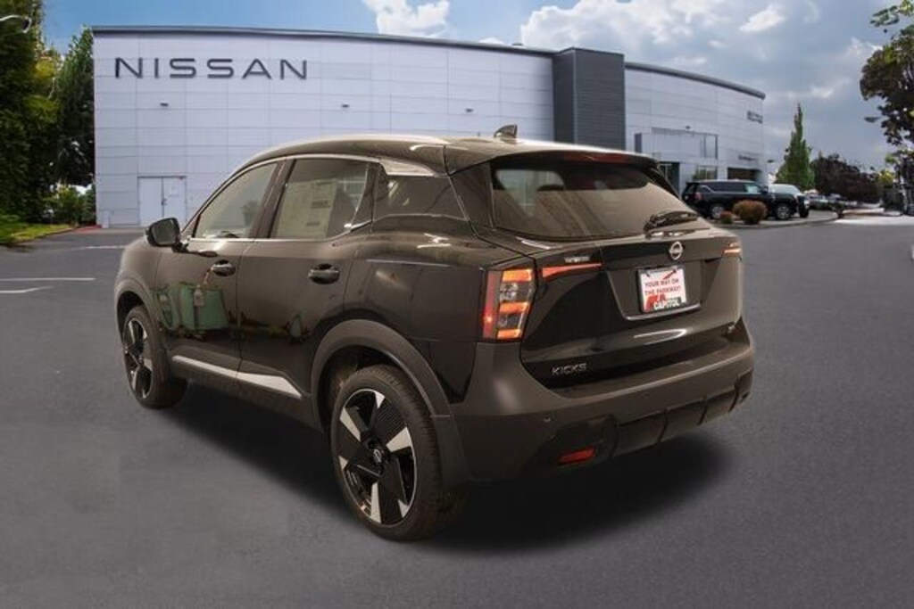 New 2026 Nissan Kicks SR SUV