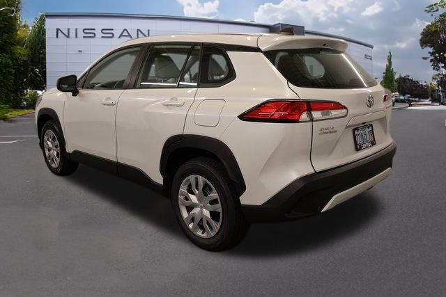 2023 Toyota Corolla Cross L photo 2