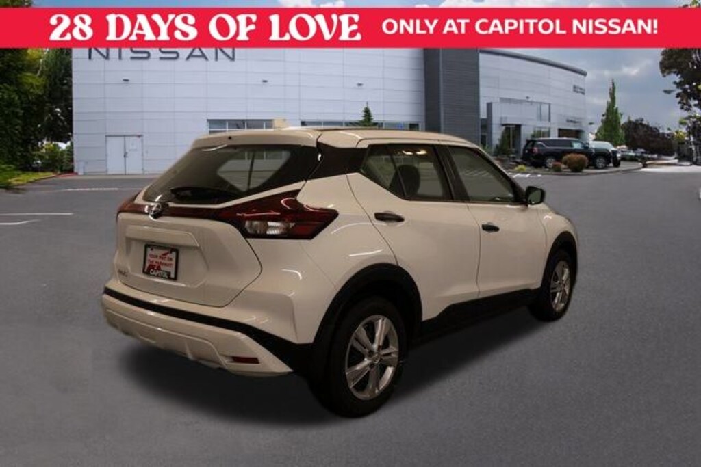 New 2025 Nissan Kicks Play S SUV