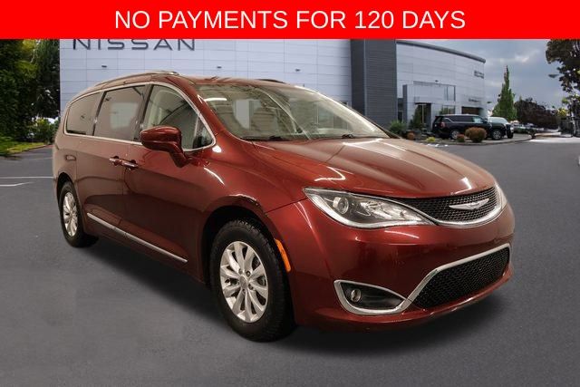 2019 Chrysler Pacifica Touring L's photo